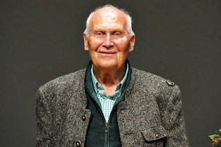 Guide complet : comprendre Bert Hellinger et son héritage en constellations familiales